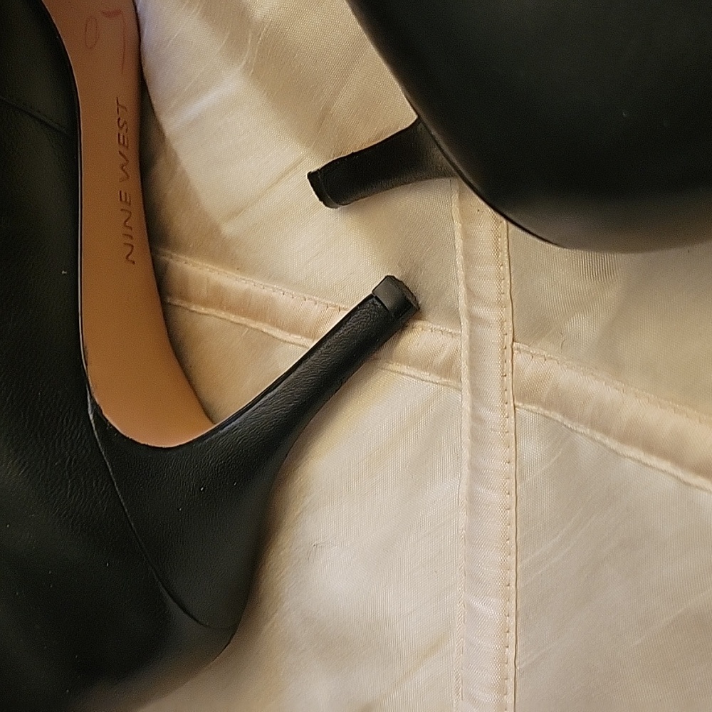 Shoes - Picture 5 of 8